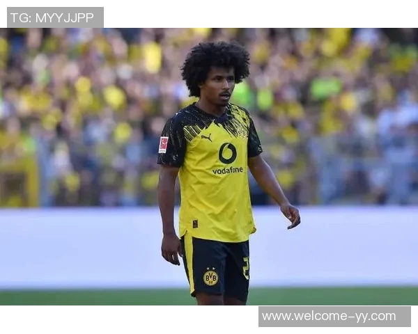 阿德耶米因不满换下遭多特处罚或将在明夏寻求转会离队