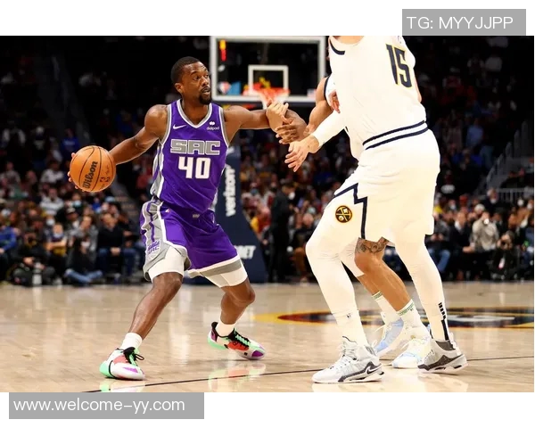 七人得分上双福克斯谈文班缺阵强调团队合作精神 七人得分上双福克斯谈文班缺阵强调团队合作精神