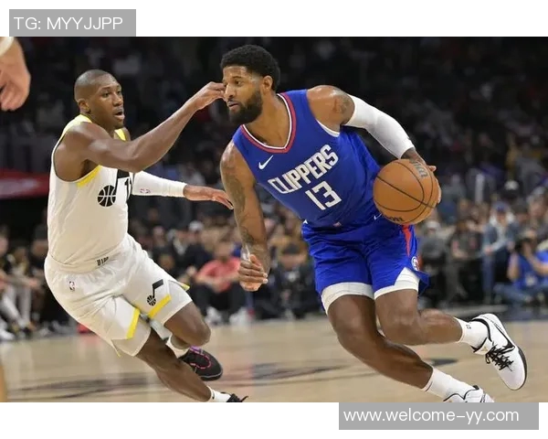 火力全开伦纳德三分雨下狂砍35分助球队逆转第三节独得19分展现统治力 火力全开伦纳德三分雨下狂砍35分助球队逆转第三节独得19分展现统治力